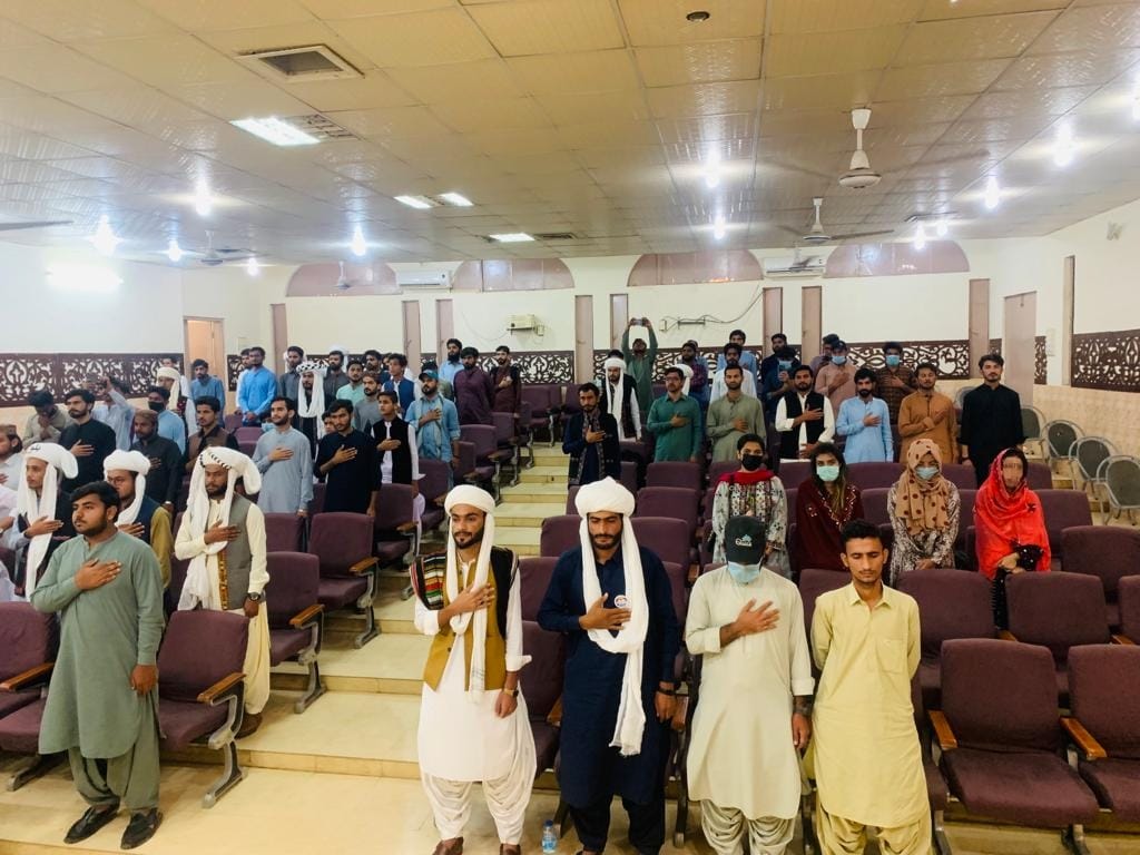 ShamilaBaloch's tweet photo. Baloch student action comittee hyderabad zone organised an event regarding baloch culture day..more power to yoU all...
نن بلوچ ان.............✌
#BalochCultureDay 
#2ndMarch
#ProudToBeABaloch
@BSAC https://t.co/UhaEYmlooH