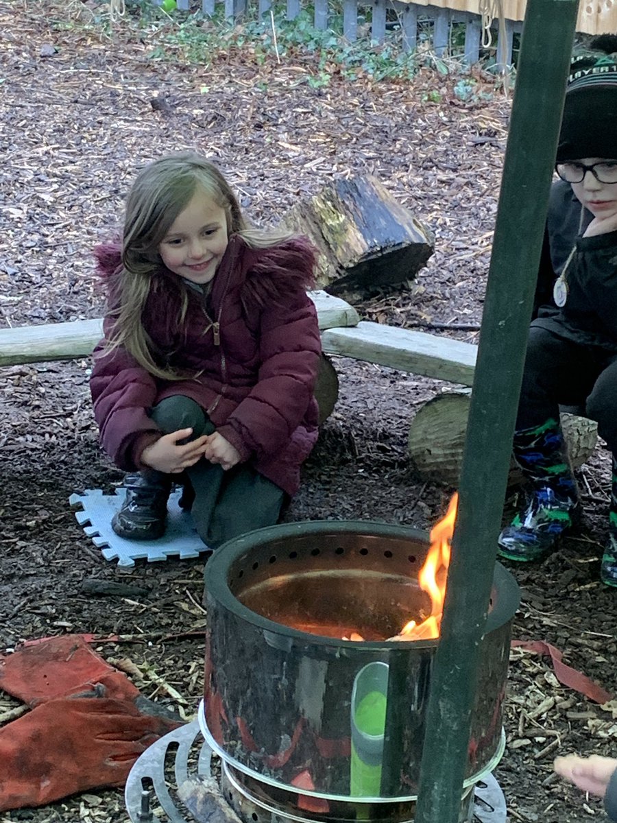 LiscardPrimary's tweet photo. Lots of lovely adventures taking place in our #forestryschool today! #outdooreducation #learning #play #science #environmental #habitats #storytime #investigation https://t.co/Gqr2HI0WOL