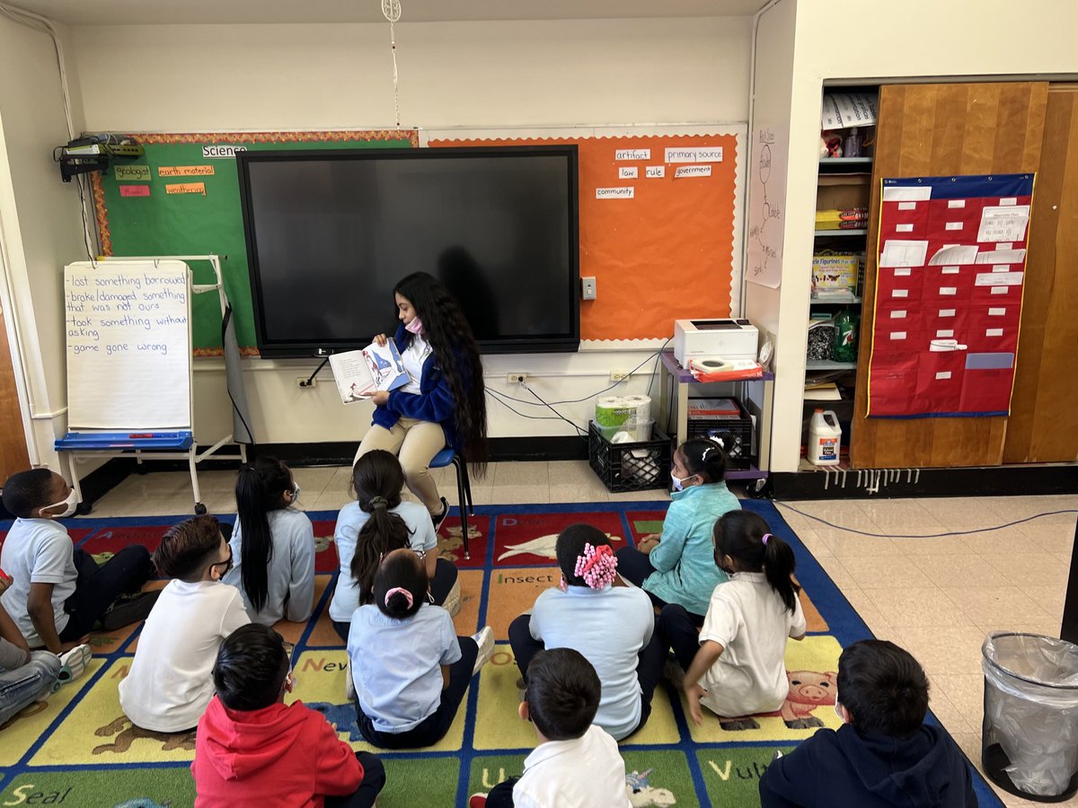 RPCS369's tweet photo. Celebrating #ReadAcrossAmerica older siblings got the chance to visit and read for their younger siblings today at Central School. ⁦@Gerald_Fitzhugh⁩ ⁦@debraprinc⁩  ⁦@jchuy15⁩ ⁦@twesley777⁩ https://t.co/fqfk1F6S1Q