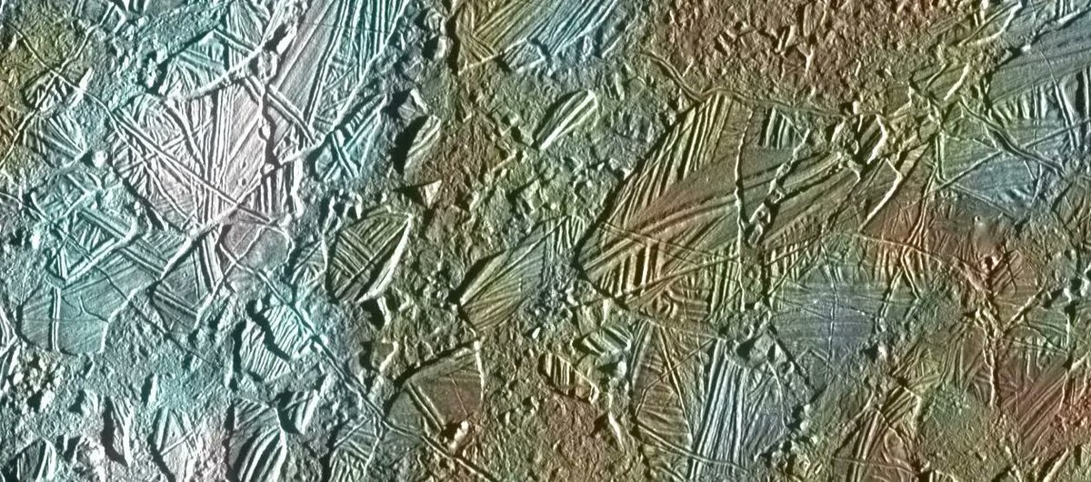 sac_aero's tweet photo. #OTD: 1998, Data sent from the Galileo spacecraft indicates that Jupiter’s moon Europa has a liquid ocean under a thick crust of ice. 📷 NASA https://t.co/nzqY68qPcu