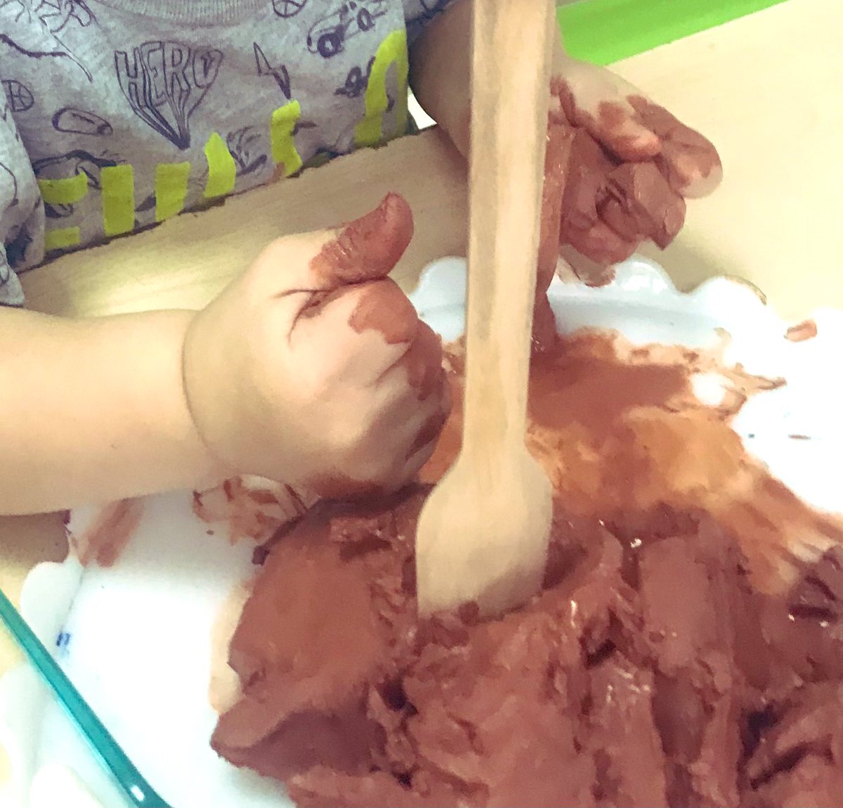 Our 2 and 3 year olds are back online for a week. But we are so glad they explored their new atelier first. Clay and little hands. #wonder #EarlyYears #exploration #PotteryThrowdown <a href="/ISHCMC/">ISHCMC</a> <a href="/ampaolagonzalez/">Paola Gonzalez 🇵🇭🇺🇸🇪🇸🇻🇳</a> @CognitaSchools photos with permission of mum