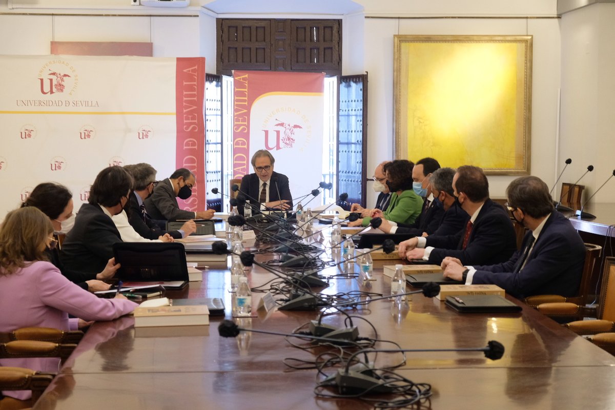 unisevilla's tweet photo. 🤝El ministro de @UniversidadGob, @subirats9, se reúne en la US con los rectores y rectoras de las Universidades Públicas de Andalucía https://t.co/B5YE0ZY4MQ