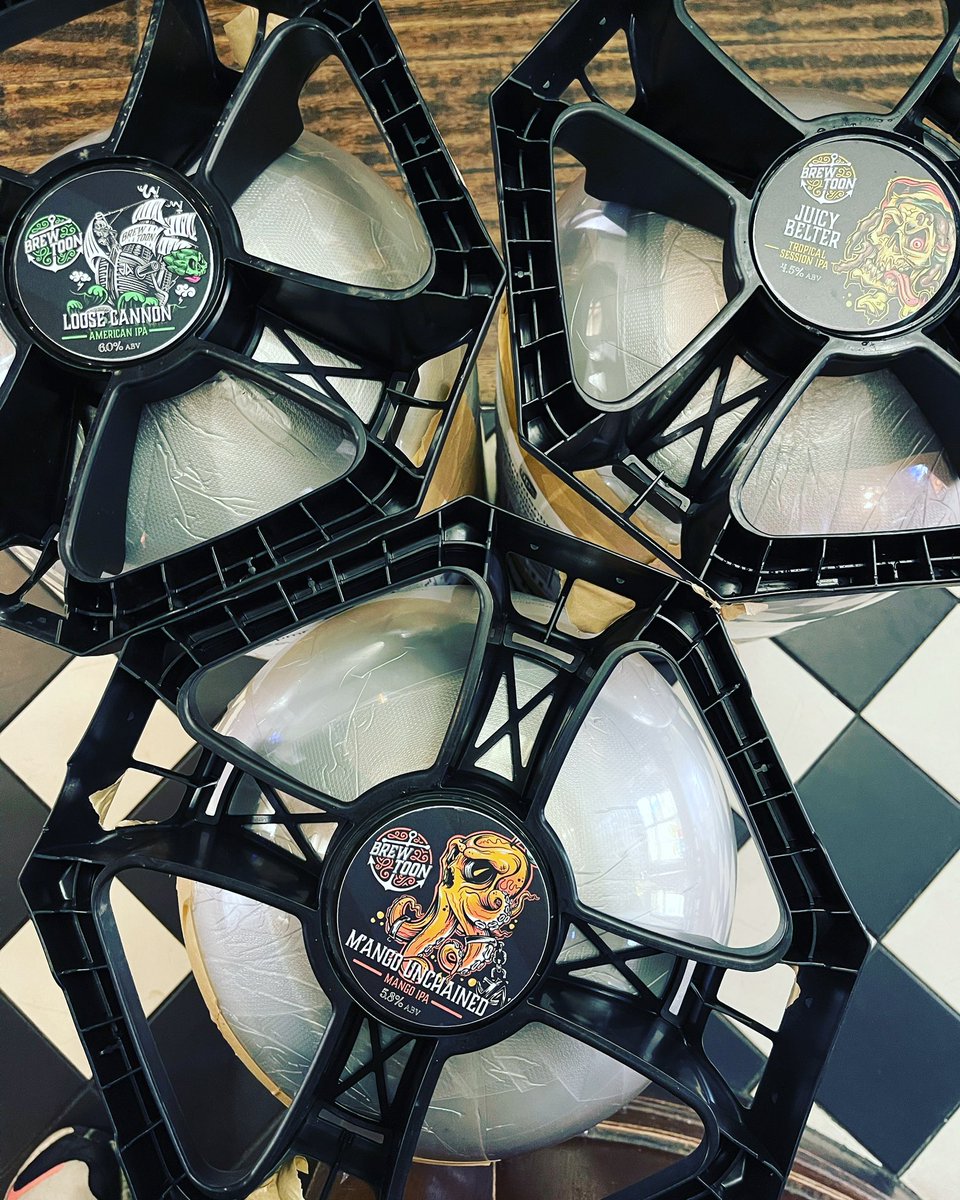 Ship_SE1's tweet photo. 🚨 New Beer Alert 🚨Some new beers from our friends @BrewToon can’t wait to get these on at the weekend for the #SixNations #TheShipSE1 #Borough #Southwark #CraftBeer #Fullers #BrewToon #MangoUnchained #LooseCannon & the return of the loved #Juicybelter ⚓️🍻 🥭 🥭🍻⚓️ https://t.co/jiQ5hVM7gi