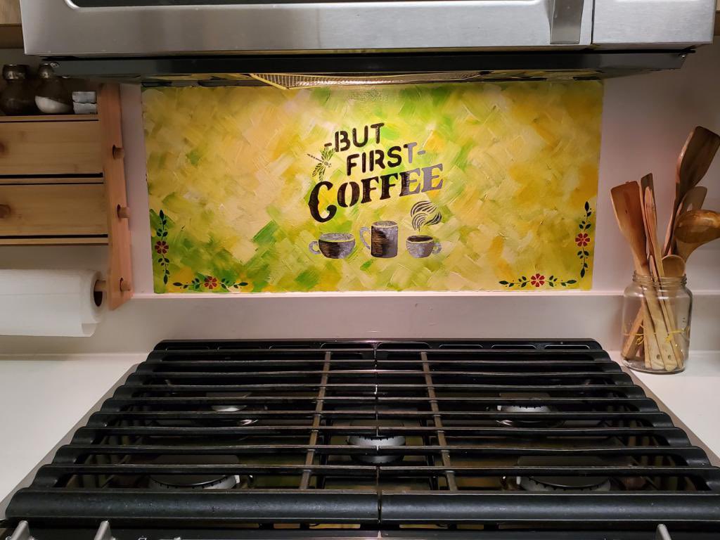 azulesen's tweet photo. Had an idea, and I made it happen. This is a new backsplash I did by hand , no tiles just my decorative painting.. What do you think? #art #AzulesEn https://t.co/e1Yq6z2w8u