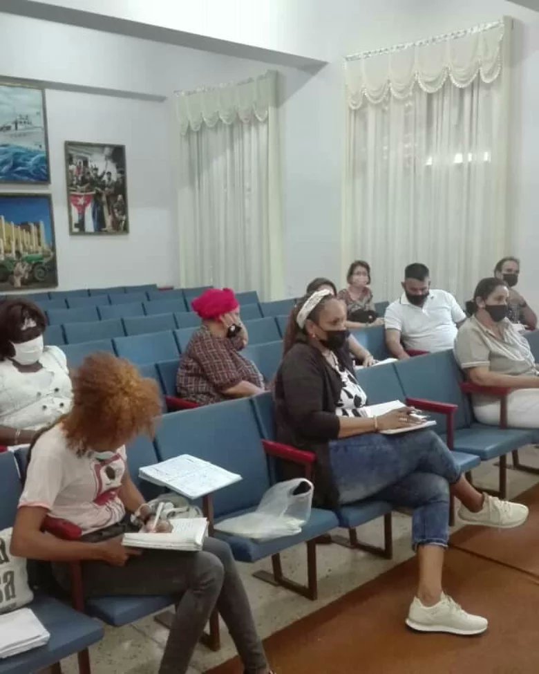 AhsCiegoDeAvila's tweet photo. Seguimos en los preparativos de #Trovándote2022  de la  mano de #culturaprovincial y el sistema institucional completo, ajustamos detalles que vestirán a finales de marzo a #ciegodeavila de  canción. #NuevaTrova50  #artejoven35 #culturaavileña #ahscaav #AHSCuba #Cubaescultura https://t.co/1175xWbtdG
