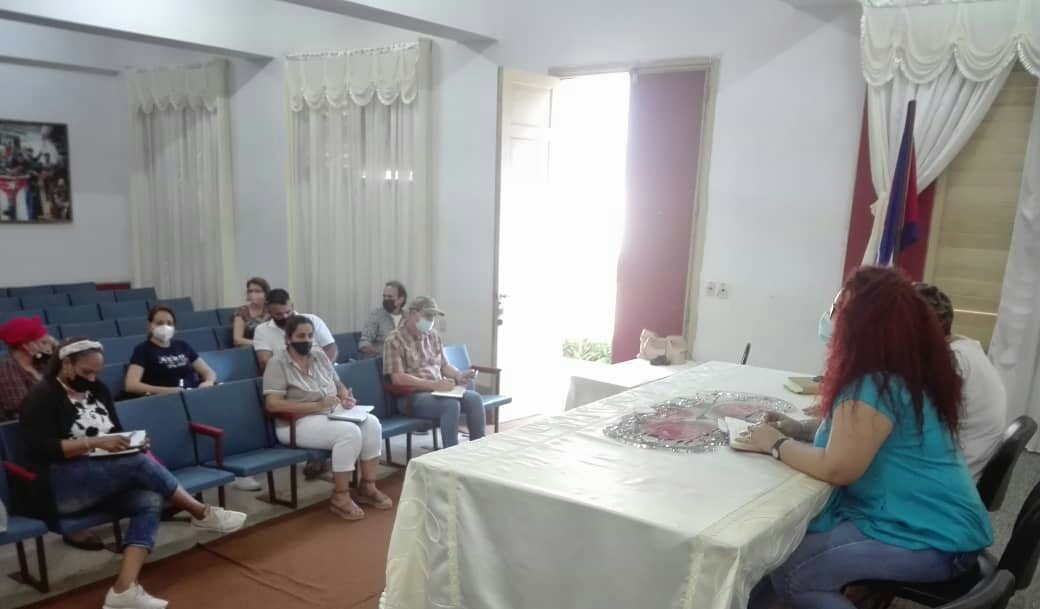 AhsCiegoDeAvila's tweet photo. Seguimos en los preparativos de #Trovándote2022  de la  mano de #culturaprovincial y el sistema institucional completo, ajustamos detalles que vestirán a finales de marzo a #ciegodeavila de  canción. #NuevaTrova50  #artejoven35 #culturaavileña #ahscaav #AHSCuba #Cubaescultura https://t.co/1175xWbtdG