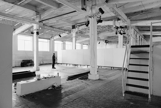 «Фабрика» предоставит площадку оставшимся без работы художникам и кураторам.

▶️ colta.ru/news/29685