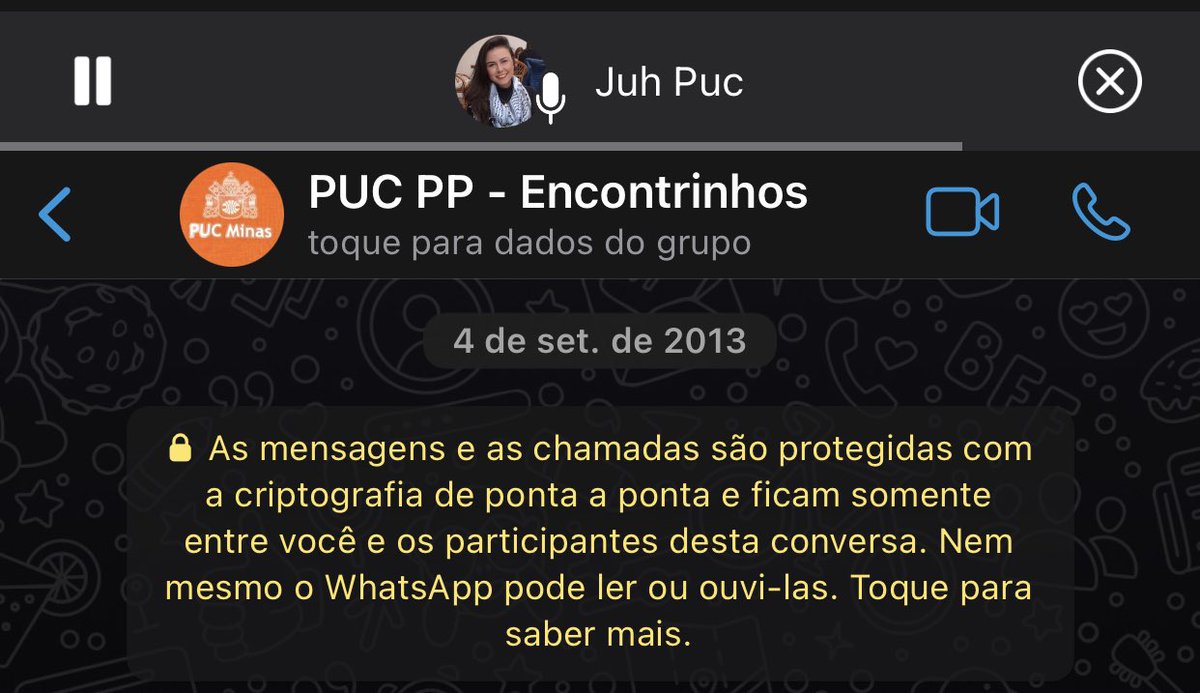 Nova atualização do WhatsApp permite ouvir um áudio longo de uma conversa enquanto navegamos por outra.