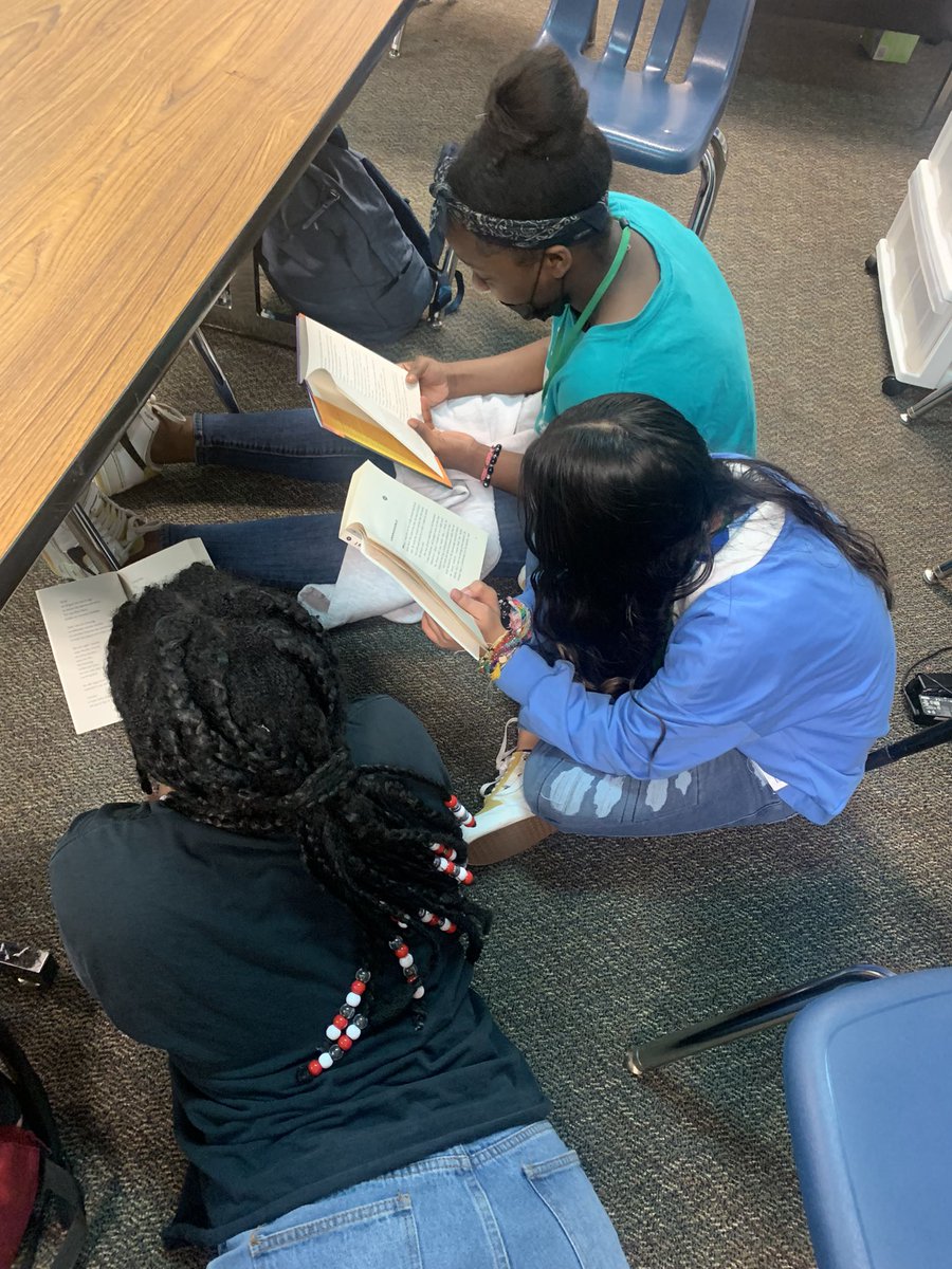 jlovelady4's tweet photo. Read Across America Day #Hildereads #ReadAcrossAmericaDay #ReadAcrossAmerica https://t.co/n1pcmckojl