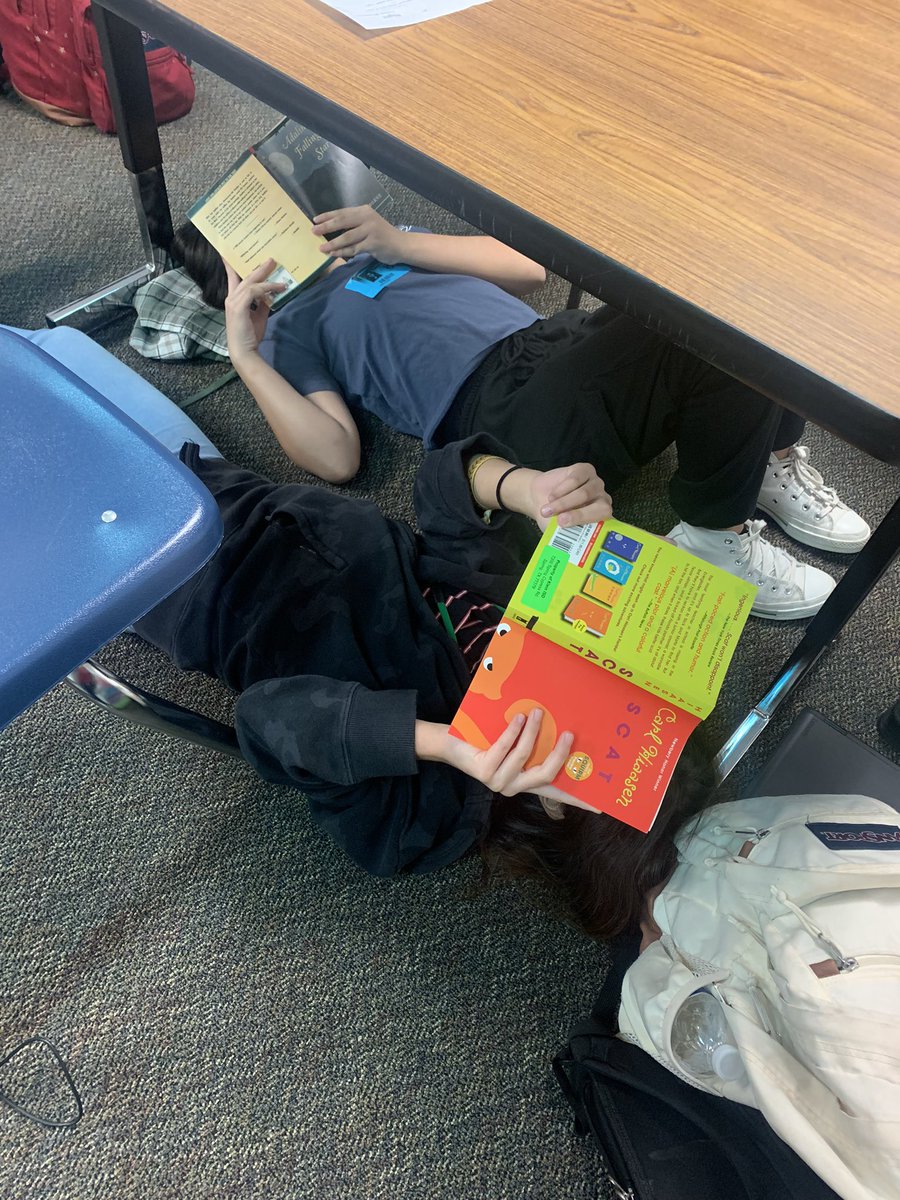 jlovelady4's tweet photo. Read Across America Day #Hildereads #ReadAcrossAmericaDay #ReadAcrossAmerica https://t.co/n1pcmckojl