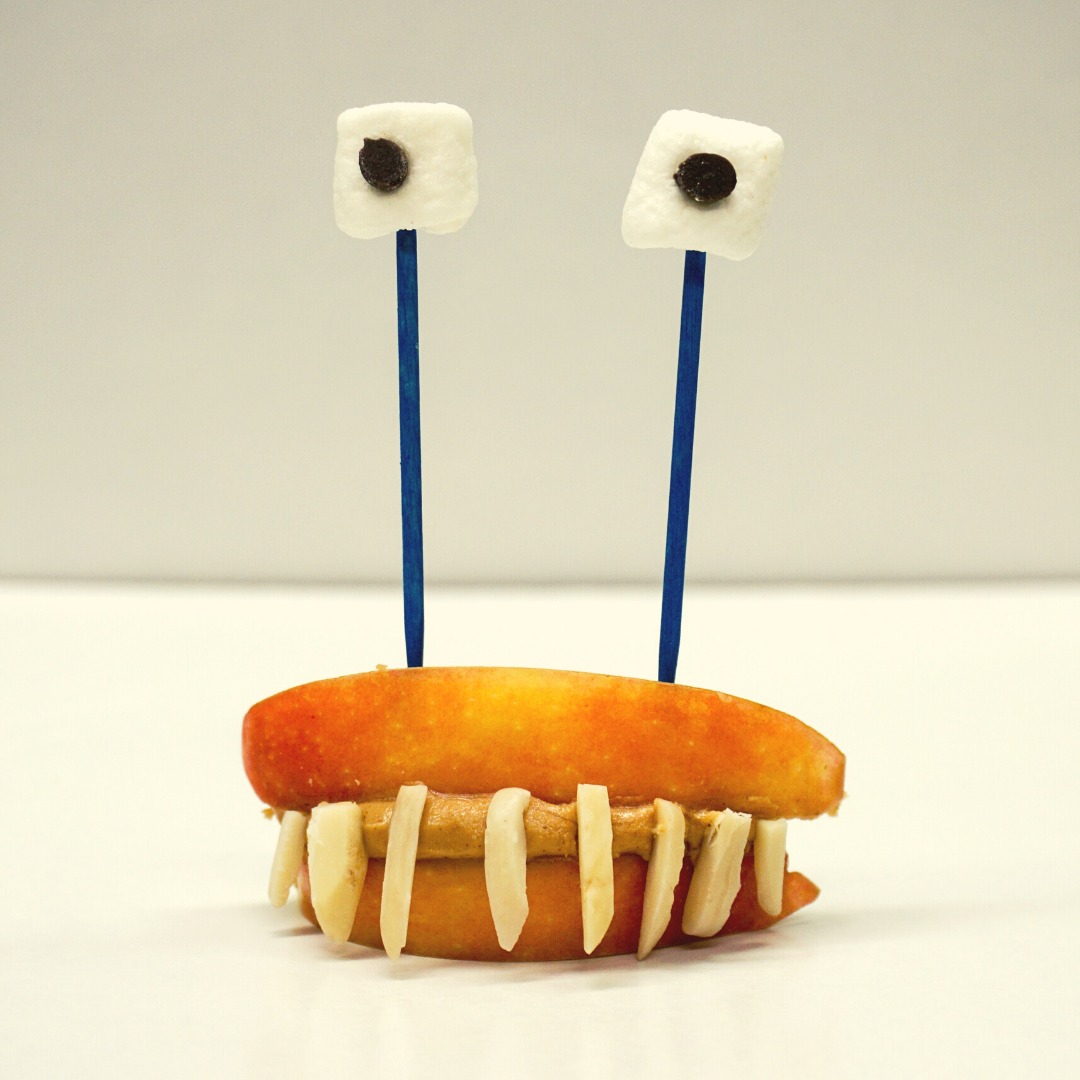 Ever buy too many apples and need a way to get the kids in your life excited to eat them? Apples Monsters never fail. *Get as creative as you want with the ingredients and assembly.
#NationalNutritionMonth #NNM #Proud2bNebraskaRD #NeRD #NebExt
📸: <a href="/mrs_mbright/">Miranda Bright</a>