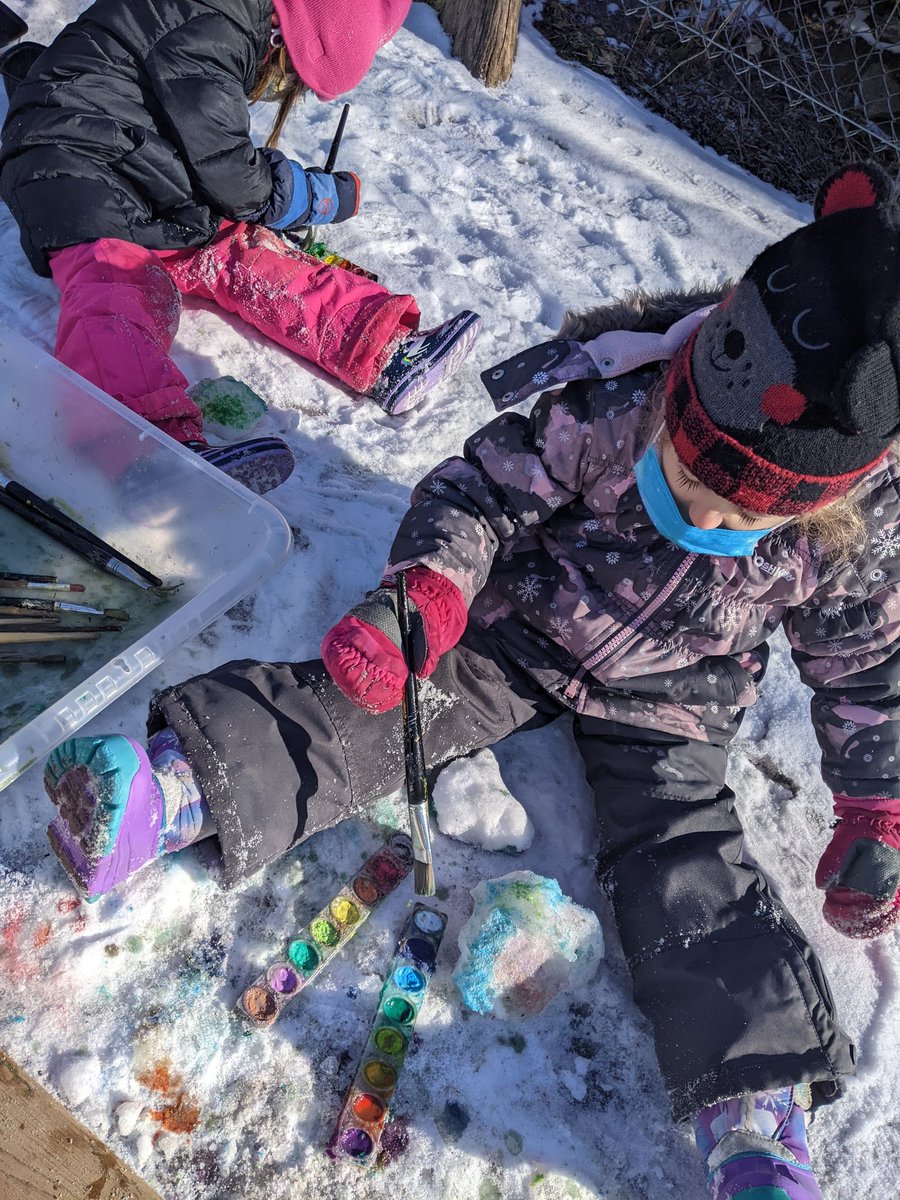 Watercolour on snow continues to be a hit with our class. Outdoor learning and FDK love