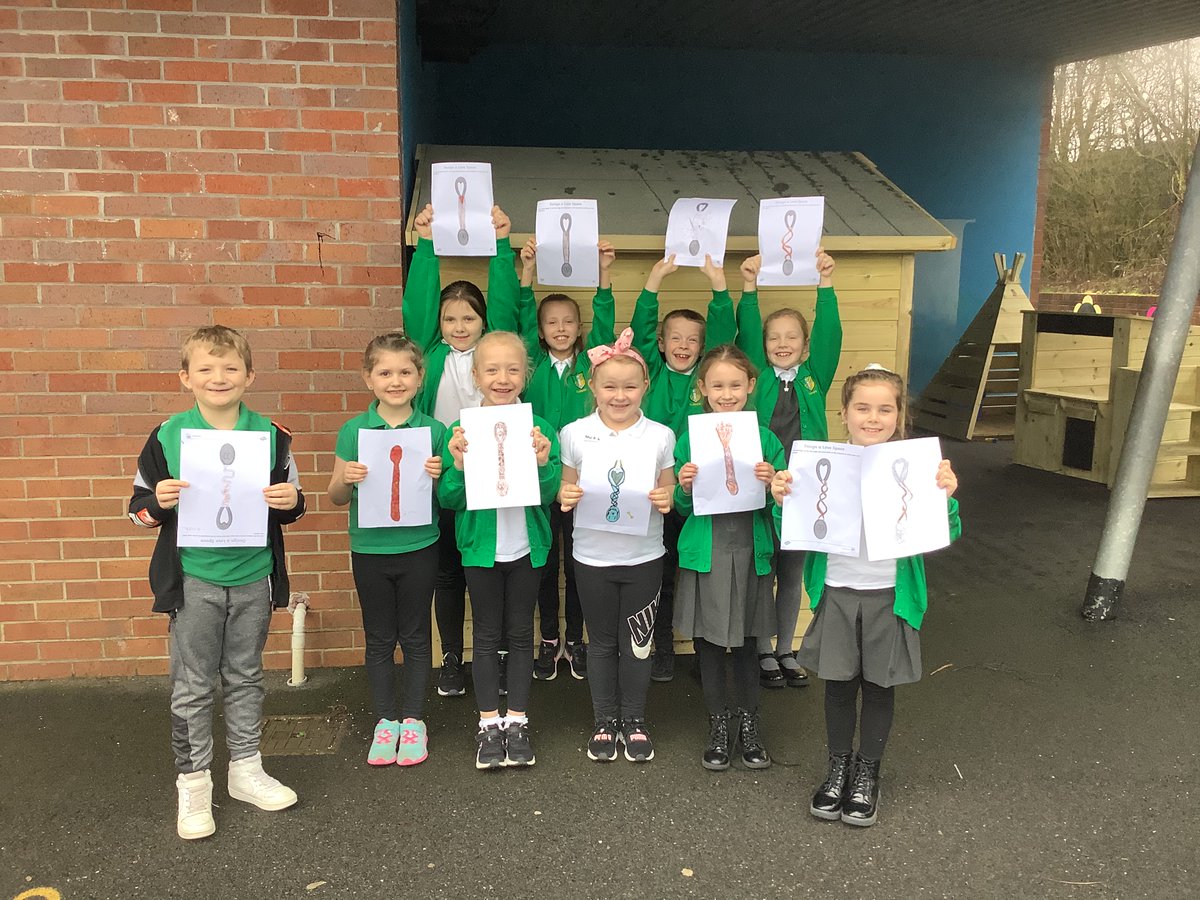 glanhowyprimary's tweet photo. Weโve had some wonderful fun learning about the symbolic elements and then designing Love Spoons. They were much better than Mr. Williamsโ attempts! Da iawn, #Glanfam3! @EAS_Cymraeg #Eisteddford #rrsarticle7 https://t.co/fhVqN6GS9q