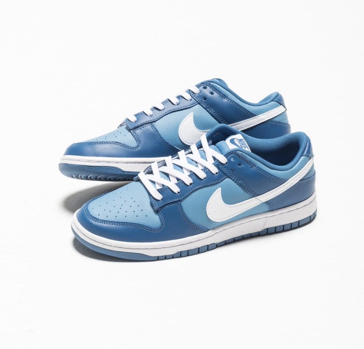 snkr_twitr's tweet photo. Nike Dunk Low ‘Dark Marina Blue’ live in 1 hour via UNDFTD 

https://t.co/O64giilrSQ https://t.co/eSrC5cYKiB