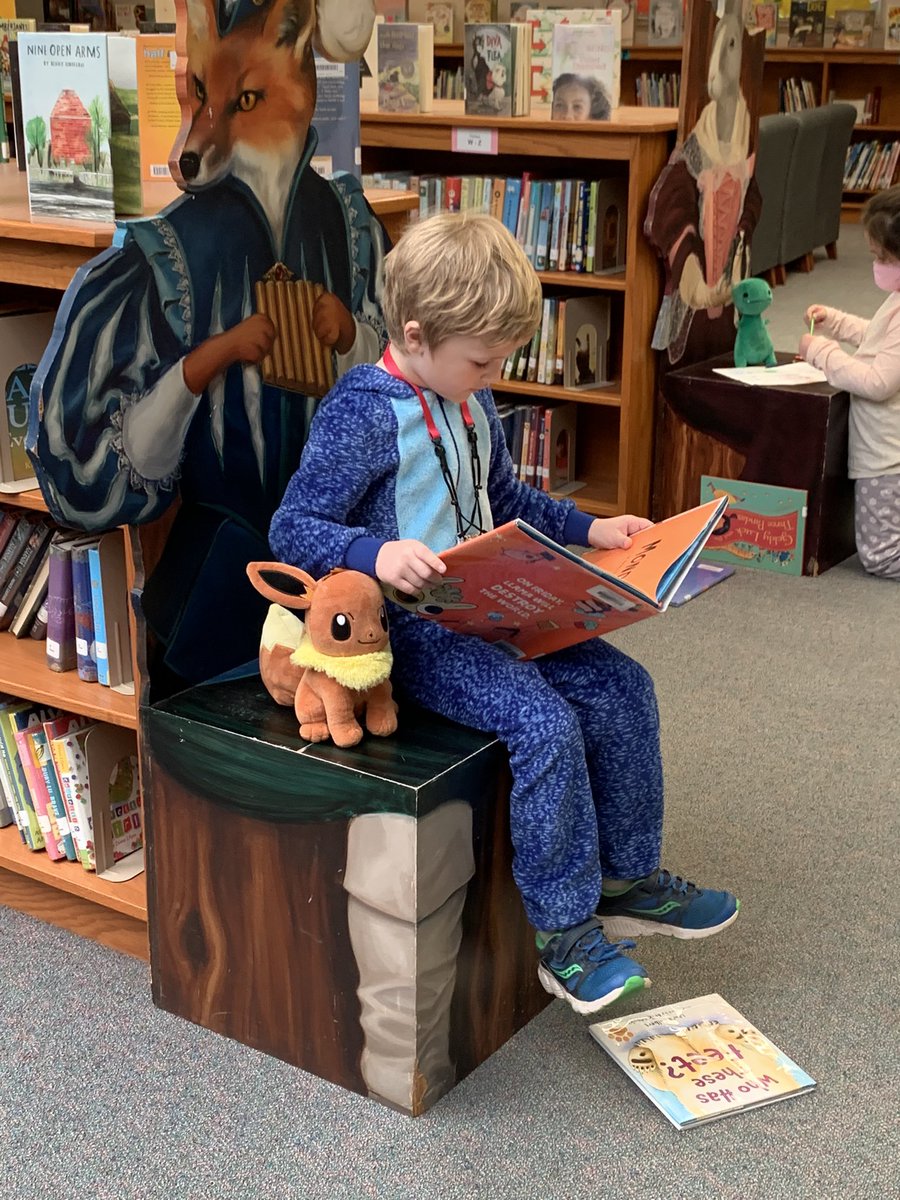 TuckahoeLibrary's tweet photo. We loved pajama and stuffed animal day to celebrate Read Across America! @APSLibrarians @TuckahoeSchool @FirstITeach #tuckahoerocks #apslibrarians https://t.co/pa69cpR5un
