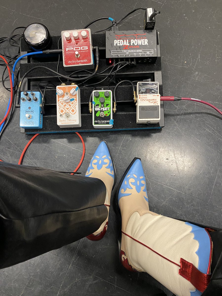 Blu DeTiger tweet media