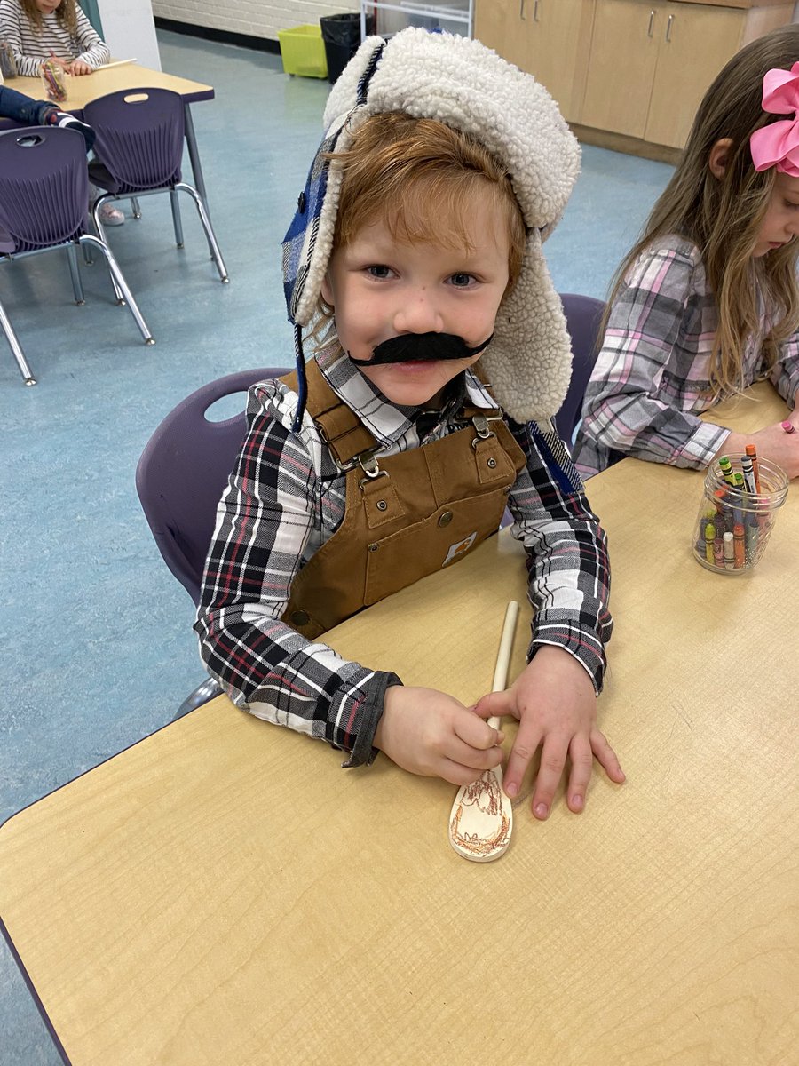 Kim Boraas (@kimboraas) on Twitter photo Dress like a “bûcheron/lumberjack” today. #frenchcultureweek #rvsed <a href="/EcoleEVElem/">École Elbow Valley Elementary</a> Dress like a “bûcheron/lumberjack” today. #frenchcultureweek #rvsed <a href="/EcoleEVElem/">École Elbow Valley Elementary</a>