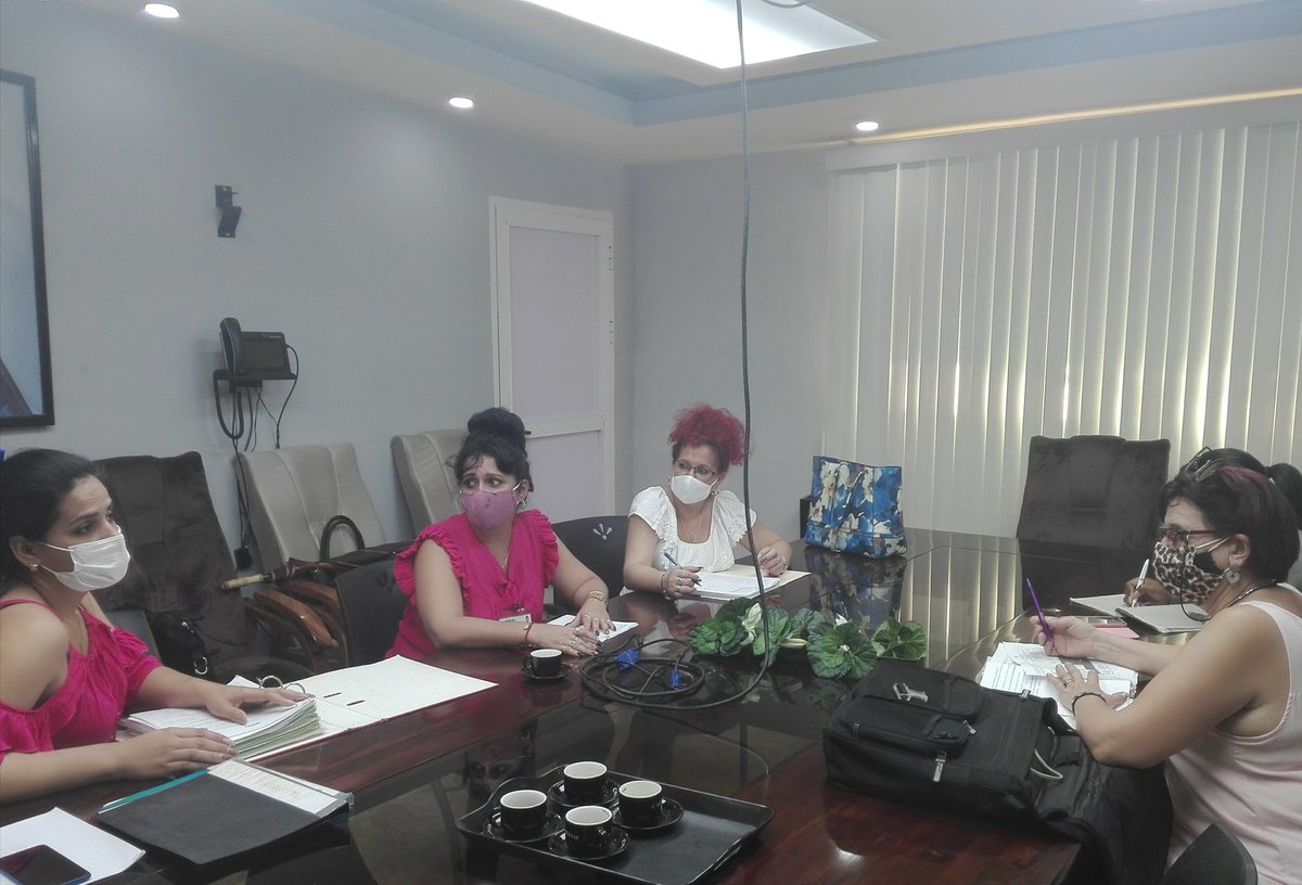 Idalis69670622's tweet photo. Se realiza por la ONEI Santa Cruz, visita de trabajo a la Empresa Constructora Integral Mayabeque, tomando todas las medidas Higiénicas Sanitarias #oneimayabeque https://t.co/B3TQKeGm59