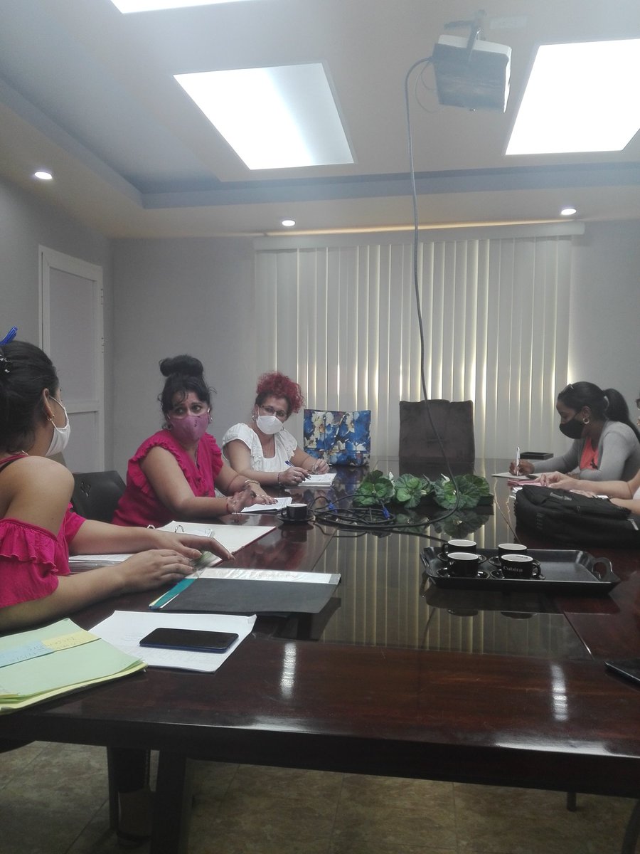 Idalis69670622's tweet photo. Se realiza por la ONEI Santa Cruz, visita de trabajo a la Empresa Constructora Integral Mayabeque, tomando todas las medidas Higiénicas Sanitarias #oneimayabeque https://t.co/B3TQKeGm59