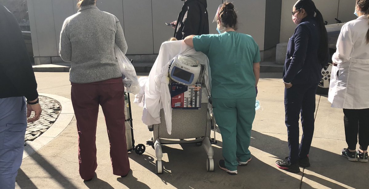 BeaconWest2's tweet photo. Nothing makes your day like enjoying the sun outside with your patient! It takes an awesome team of RN, NP, PT.. to make this possible 👏👏  GO MICU! #patientsmilepriceless @MICU_NYPCU @ltbaustria @MagneticDrRN https://t.co/8UDjfHCyDq