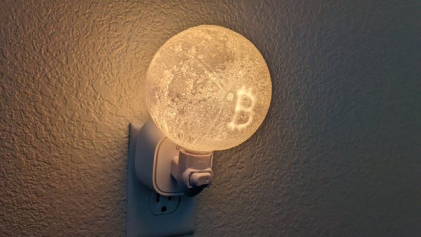 DocumentingBTC's tweet photo. A #bitcoin nightlight, made by @CryptoCloaks https://t.co/skrL8ZgRRS