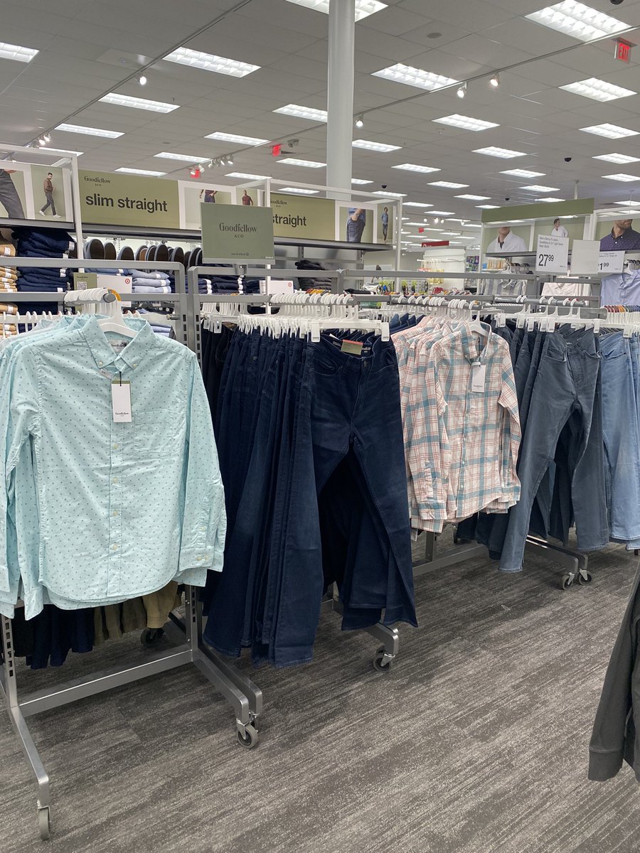 GrecoJadeA's tweet photo. Swim, shorts and pops of color! 😃 Come by &amp; shop our new men’s styles and get your spring wardrobe ready! ☀️💐👕 Thank you @TL_Alyece and Style TM @Dothien19 @ShaloniaG @rlomtg12 https://t.co/OYVAQ5Jkn0