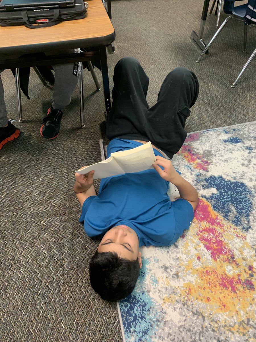 jlovelady4's tweet photo. Read Across America #HildeReads #ReadAcrossAmericaDay #ReadAcrossAmerica https://t.co/WVh98VgDM0
