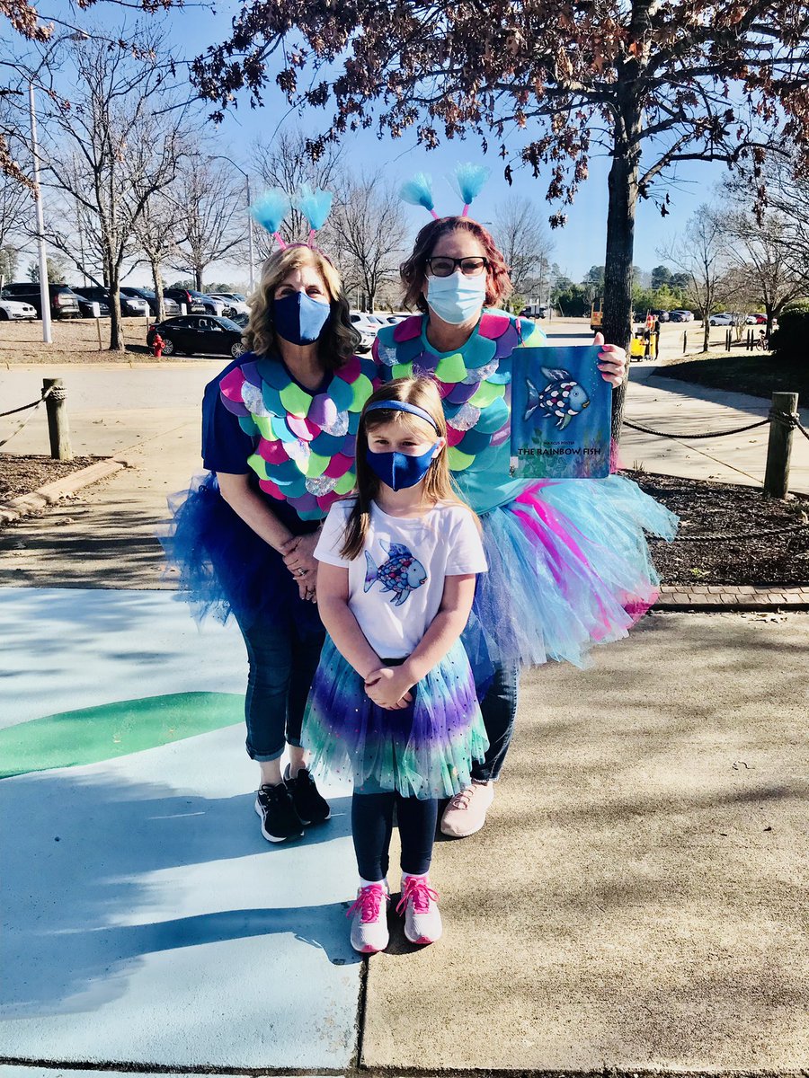 bridpath5's tweet photo. Book character day at @OliveChapelElem ❤️ 📚 #thegivingtree #rainbowfish https://t.co/BOlwkPFeOf