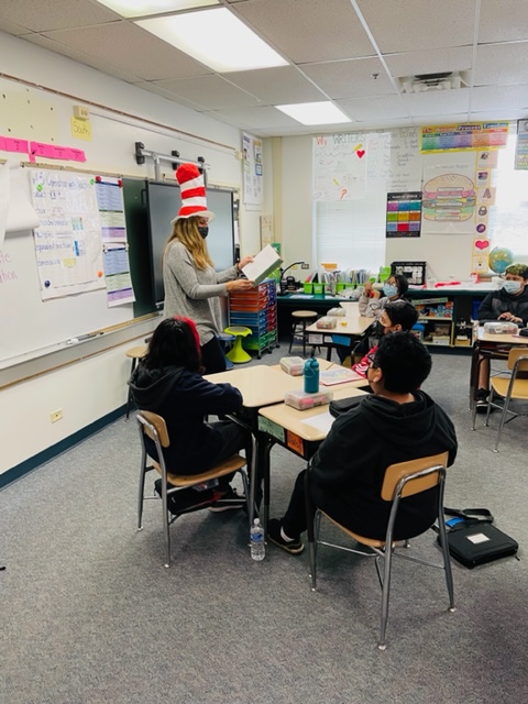 charlenecrooks1's tweet photo. Happy Read Across America Day from our Fifth grade classes! @manley138 @CCSD21Whitman https://t.co/nHkAaV5p9q
