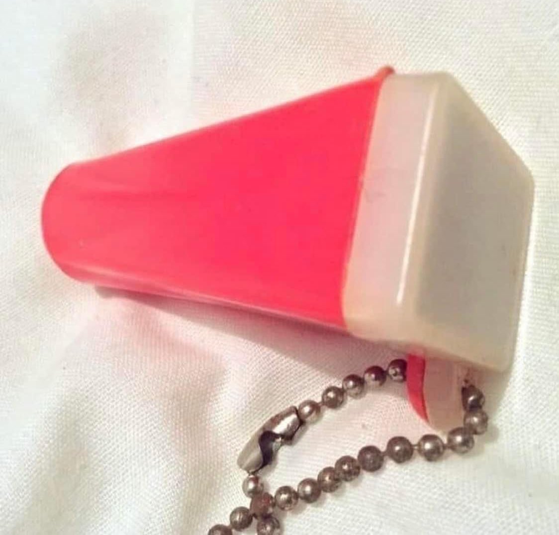 Acidic_Blonde's tweet photo. Did you have one of these? https://t.co/GN1I048A4c