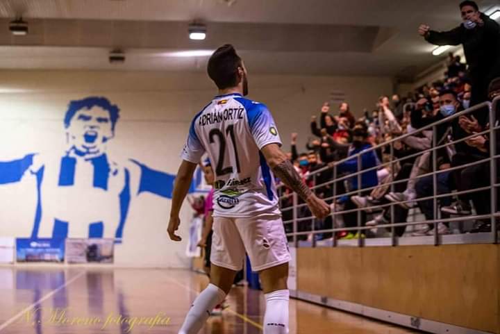 Este sábado partidazo para apoyar más que nunca a nuestro <a href="/JumillaFS/">CFS Jumilla</a> . Llega el líder Imperial 🏟 Carlos García.  
📆 Sábado 5 de marzo.
🕖 19h
#SiSePuede #TocaApoyar
🔵⚪🔵🍷🍷🍷💪💪