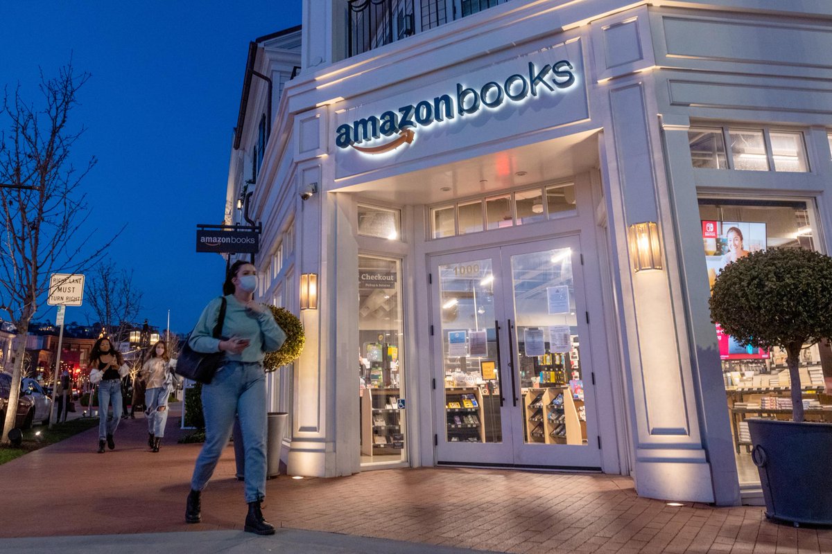 engadget's tweet image. Amazon is closing all its physical bookstores and &apos;4-star&apos; shops engt.co/3HJ9XLi