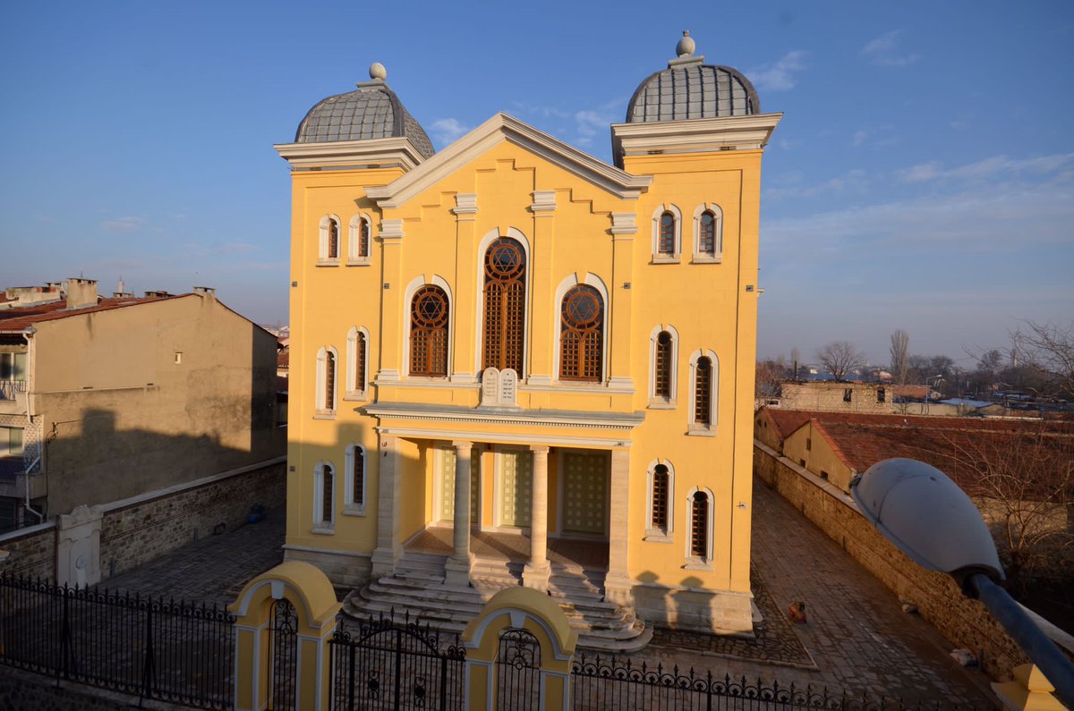 bradpomerance's tweet photo. @tik_tik_khanim @AviKaner From the front 
Conde Nast named the Grand Synagogue of #Edirne one of the "Most Beautify Synagogues in the World" https://t.co/dtAMNu7p0i