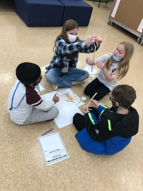 Enjoying our STEM activity after reading Sticks as apart of our Read Across the Diverse Regions of America week! Thanks CMS RTI team for preparing this fun! <a href="/NicoleMusarra/">Nicole Musarra</a> @MathWithMrsM <a href="/CMSmtolive/">CMS Elementary School</a> <a href="/ZywickiR/">Dr. Robert R. Zywicki</a>