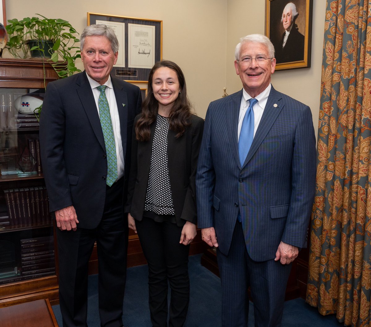 SenatorWicker's tweet photo. I was glad to meet with my friend @presidentDSU Bill LaForge. @DeltaState continues to make a great impact in Mississippi.
 
I’ve been honored to have Isabella Escobedo from Delta State in my Washington office this semester. https://t.co/lX4i1V6LnI