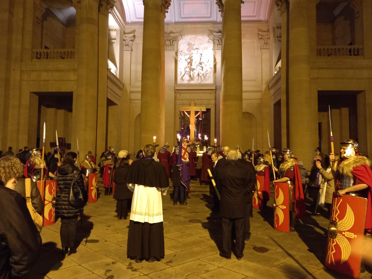 JuanLuisLorda1's tweet photo. ✝️Hoy hemos llevado al Cristo alzado a la Catedral de Pamplona, después de 2 años que no salían las procesiones. https://t.co/9zTbYKQh9Q