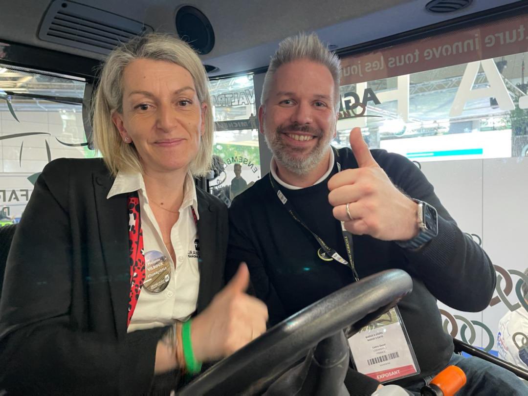 Melanie VILBOUX (@melanievilboux) on Twitter photo Aujourd'hui, en direct du tracteur 🚜<a href="/Co_Farming/">#CoFarming</a>, au <a href="/Salondelagri/">Salon International de l'Agriculture</a>, j’ai eu plaisir à être interviewée par <a href="/ced_guyot/">Cédric Guyot - cofondateur Agrikolis</a>, fondateur d’<a href="/agrikolis/">Agrikolis</a>.
📆 A découvrir très vite 😉
#partenariat #agriculture #innovation <a href="/bpgrandouest/">Banque Populaire Grand Ouest</a> <a href="/BanquePopulaire/">Banque Populaire</a> Aujourd'hui, en direct du tracteur 🚜<a href="/Co_Farming/">#CoFarming</a>, au <a href="/Salondelagri/">Salon International de l'Agriculture</a>, j’ai eu plaisir à être interviewée par <a href="/ced_guyot/">Cédric Guyot - cofondateur Agrikolis</a>, fondateur d’<a href="/agrikolis/">Agrikolis</a>.
📆 A découvrir très vite 😉
#partenariat #agriculture #innovation <a href="/bpgrandouest/">Banque Populaire Grand Ouest</a> <a href="/BanquePopulaire/">Banque Populaire</a>