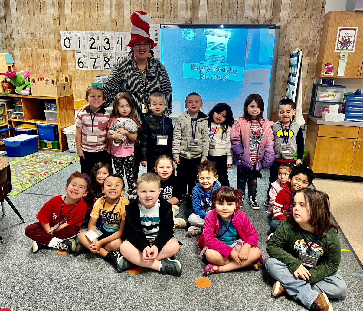 Granbury ISD elementary students celebrated reading during Read Across America on Wednesday - including learning about Dr. Seuss's birthday at Emma Roberson Early Learning Academy. Read more: buff.ly/3IFW3KX #GISDLead #GISDEngage #GISDInnovate