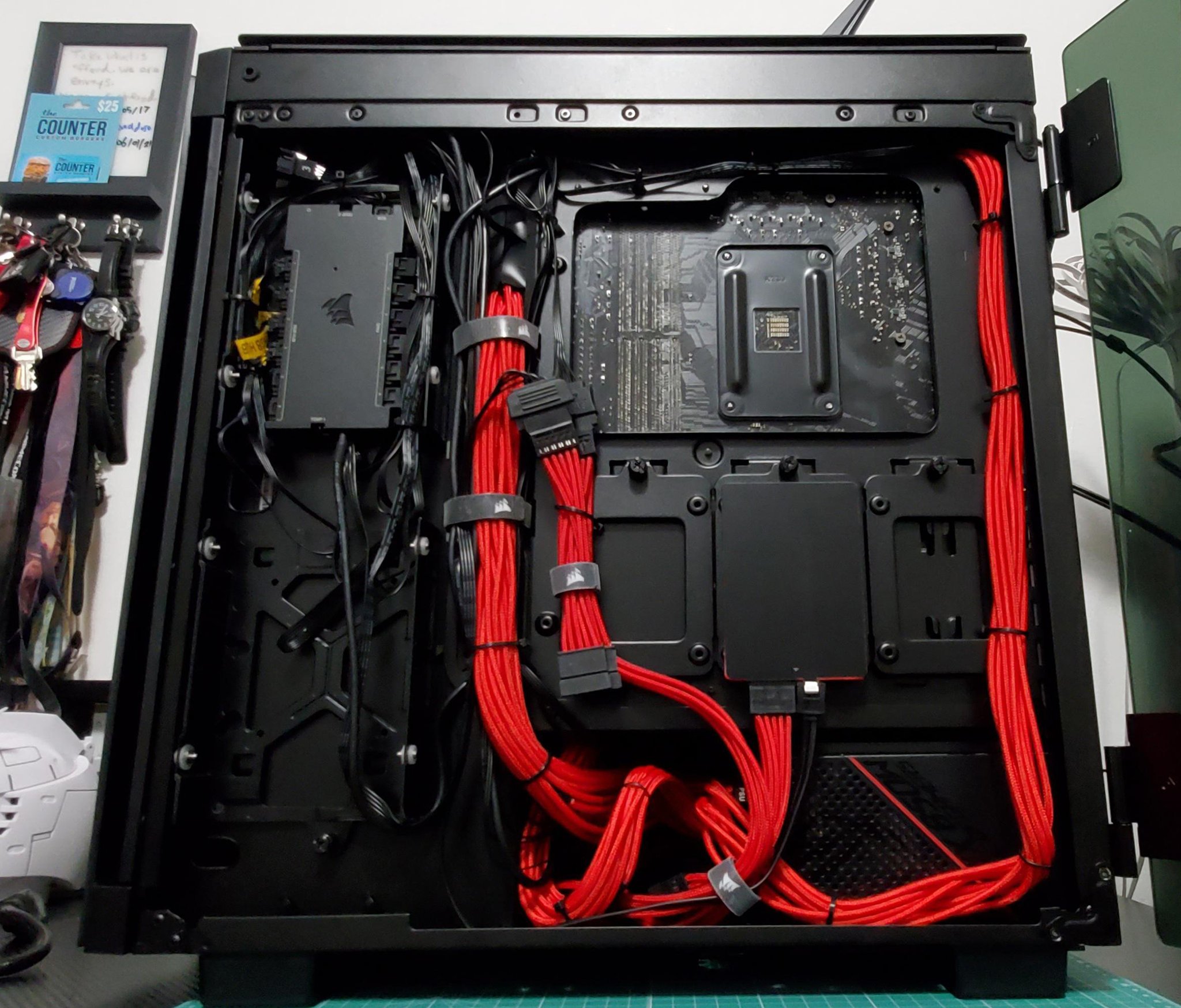 CORSAIR on Twitter "Cable management level highly effective. 📷