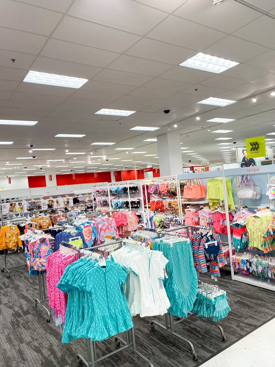 sara57490953's tweet image. Love this season with all the bright colors. Recognition to TL Hyacinth for showcasing a color scheme and putting swim stories together so it’s easier for the guest to shop 😍🎯 #T2188 #Target @VisualMiami @JoeyG85