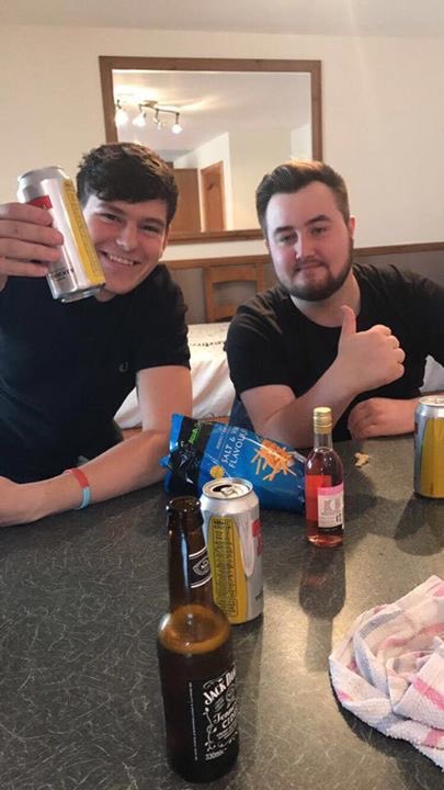 Happy birthday <a href="/BraaandonRoss/">Brandon</a>  have a good one bro 🎈