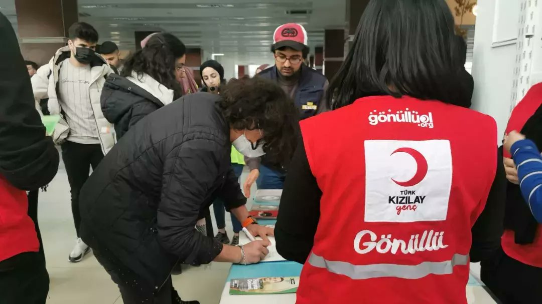 1-7 Mart Yeşilay haftası kapsamında genç Yeşilay YYÜ ile birlikte merkezi yemekhanede bir arada vakit geçirdik.Şarkı dinletisinde bulunulup, hoş vakit geçirdik.
Bu güzel gün ve iyilik adımlarını bizimle birlikte yürüyen tüm arkadaşlara teşekkür ederiz.😊🌙
#iyigeleceksin