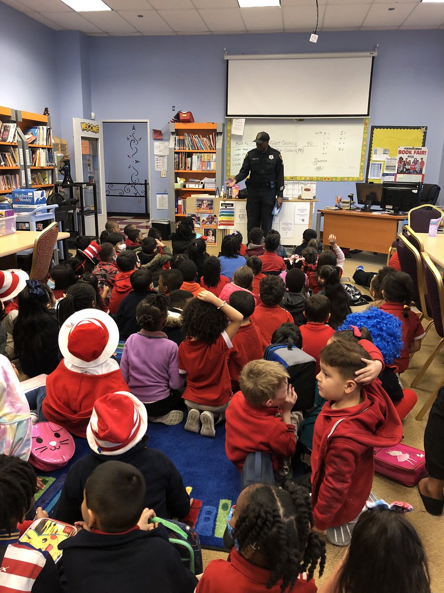 GHPALWebb's tweet photo. @GhpalBeaty @HarmonySchools had a blast reading to the future stars and seeing them pay attention during story time. #ReadAcrossAmericaDay #readingpaysoff https://t.co/4eZy7MmsJa