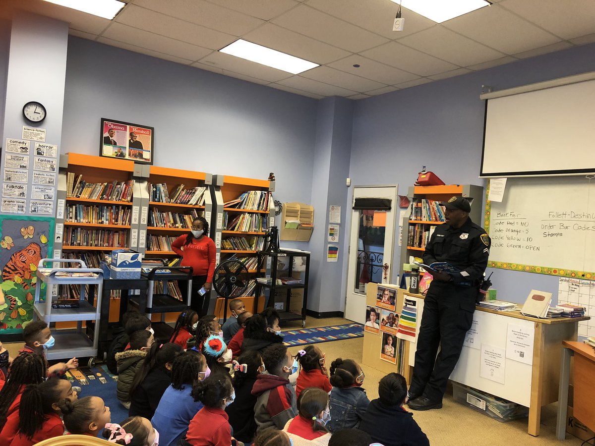 GHPALWebb's tweet photo. @GhpalBeaty @HarmonySchools had a blast reading to the future stars and seeing them pay attention during story time. #ReadAcrossAmericaDay #readingpaysoff https://t.co/4eZy7MmsJa