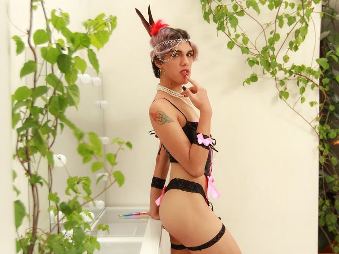 I'm online right now on SkyPrivate - pay-per-minute system for Skype live shows. Call me right now in