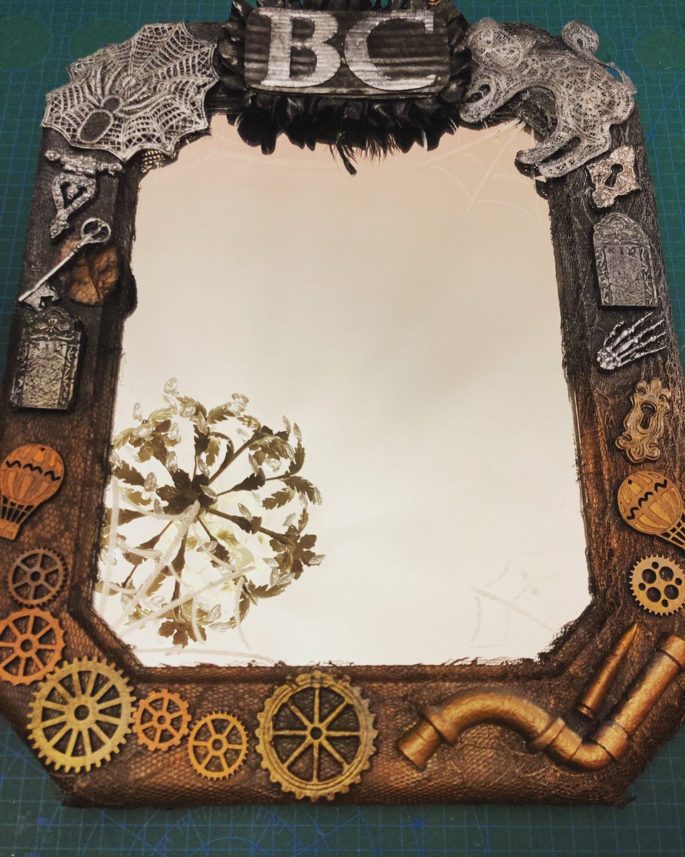 Beheaded Creations tweet media