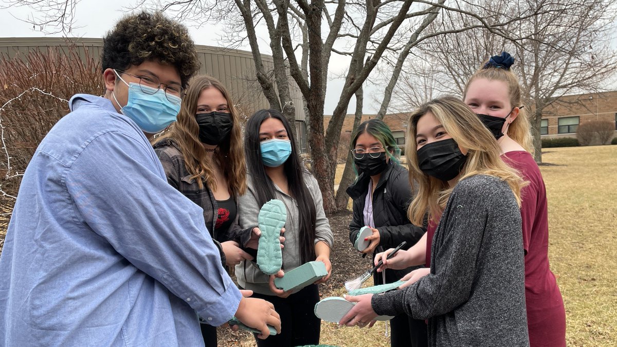 mrsbulman's tweet photo. #CLSForensics took advantage of today's warmer weather to process footwear casting evidence outdoors. #CLSengaged #STEM #STEMed #Forensics https://t.co/qXVph2elWX