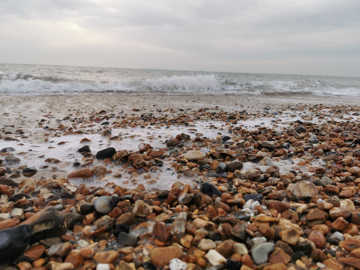 Andreealrina's tweet photo. There comes a time when you have to open the door and get outside into the world... Time to escape from all the harmful things in your life, to set yourself free. #sea #beachfront #haylingisland #timeandtide #freedom #uk #seaoftime #memoriesforlife https://t.co/AUOObBN4ha