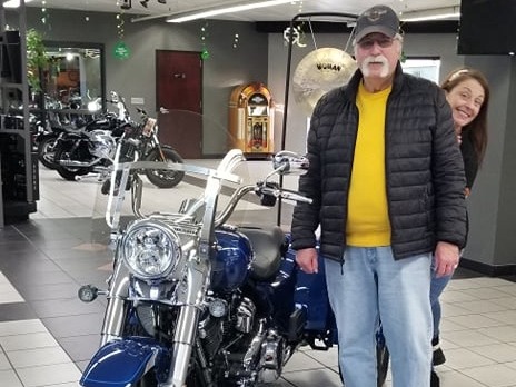 kegelhd's tweet photo. Congratulations Glenn on your BRAND SPANKIN' NEW reef blue 2022 Freewheeler! 

 #bangagong #harleydavidsonmotorcycles #kegelhd #congrats #newbikedayisthebestday #freewheeler #HDfreewheeler #reefblue https://t.co/BHGEl3LsmV