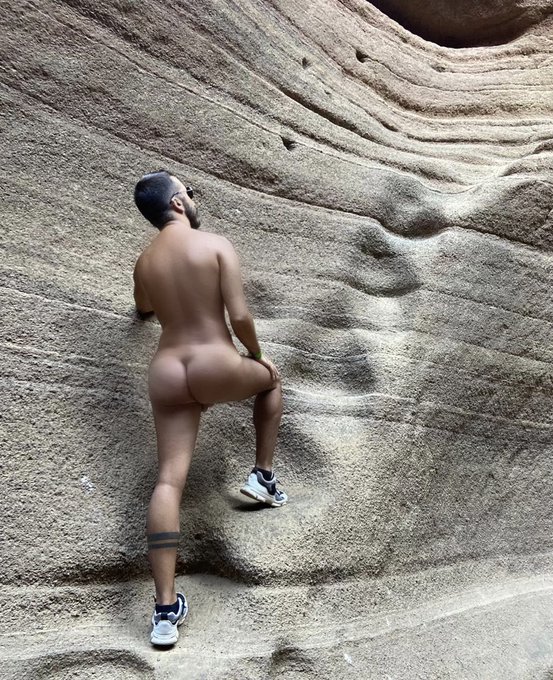 ??Who comes to help me to climb?
??Chi mi aiuta a salire?
??https://t.co/Tcw21A60n8

@Pollas_lefa3 @MundoGay_88